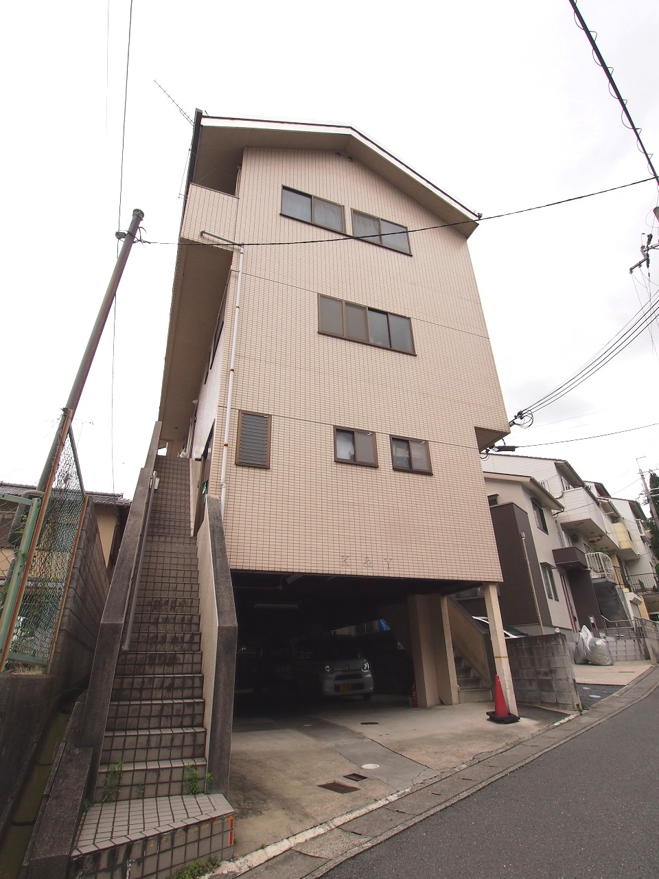 http://www.eraten.jp/blog/K%26Y%E5%A4%96%E8%A6%B31.JPG
